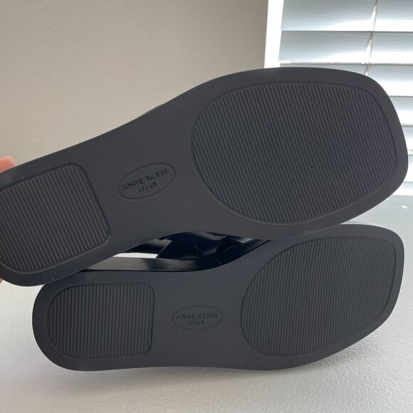 NEW Anne Klein Womens 6M Black Quilted Cross Strap Slingback Sandals - Picture 8 of 8